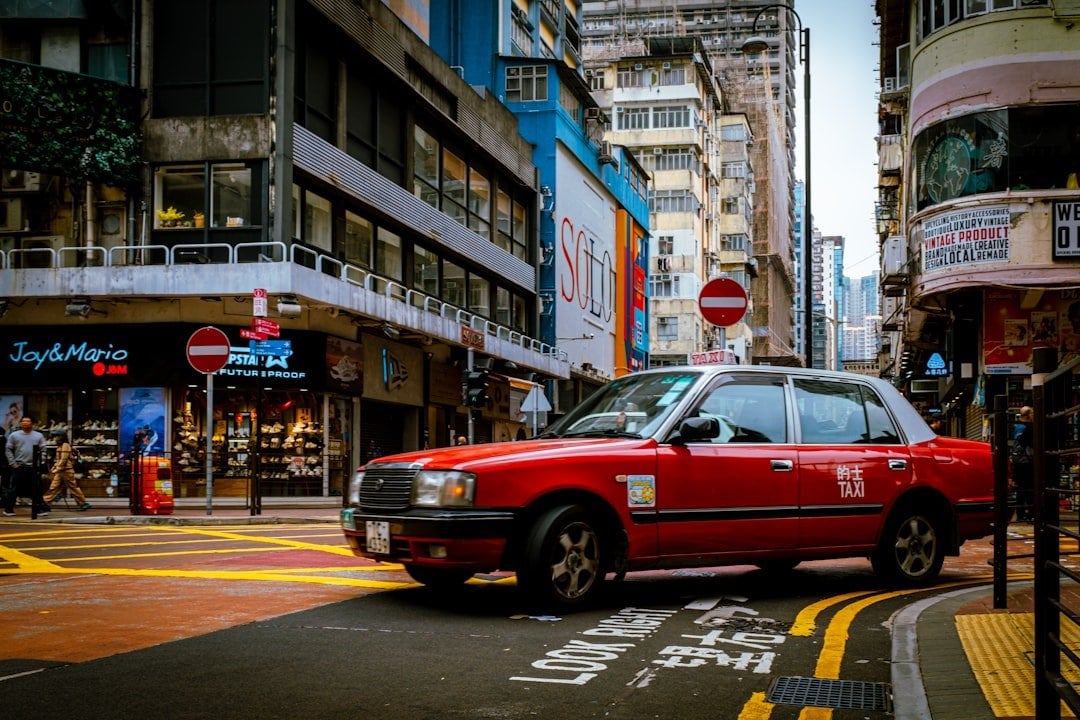 汽車保險點揀 香港私家車駕駛示意圖
