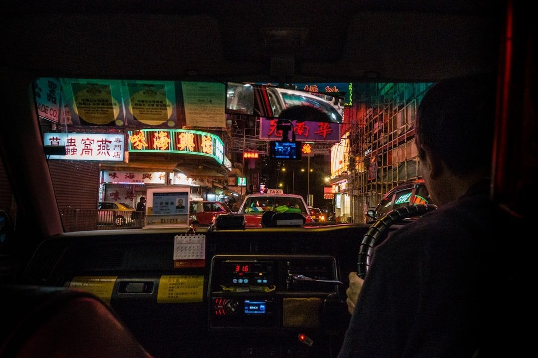 新牌汽車保險 香港街頭駕駛