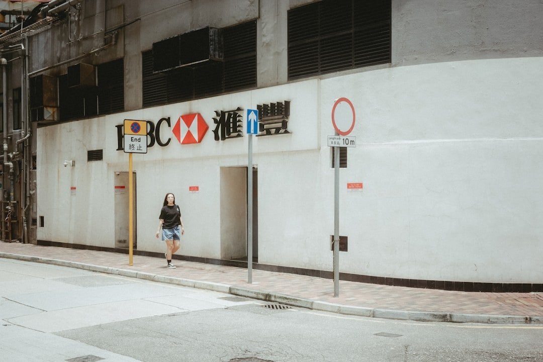 儲蓄保險與銀行定存比較-香港滙豐銀行分行