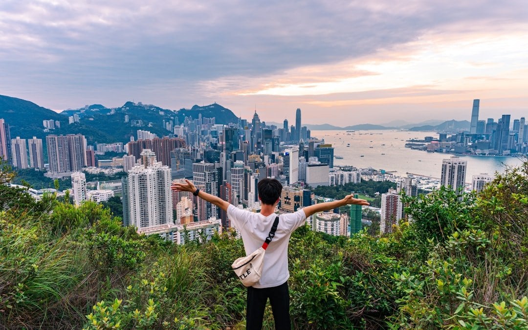 保險入門知識-香港維港天際線象徵未來保障