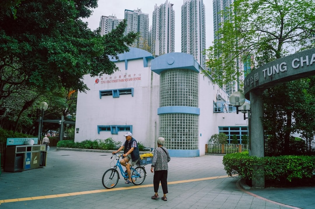 保險入門知識-香港長者與家人日常生活