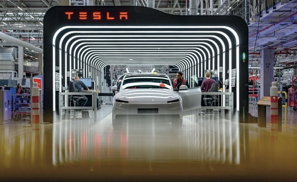 full self So while the Model Y is a better machine in many ways—stronger, lighter,smarter, more efficient—the question is, is it enough? My conclusion: Without FSD, it wouldn't be.(圖片來源:Photo by Patrick Pleul/picture alliance via Getty Images)