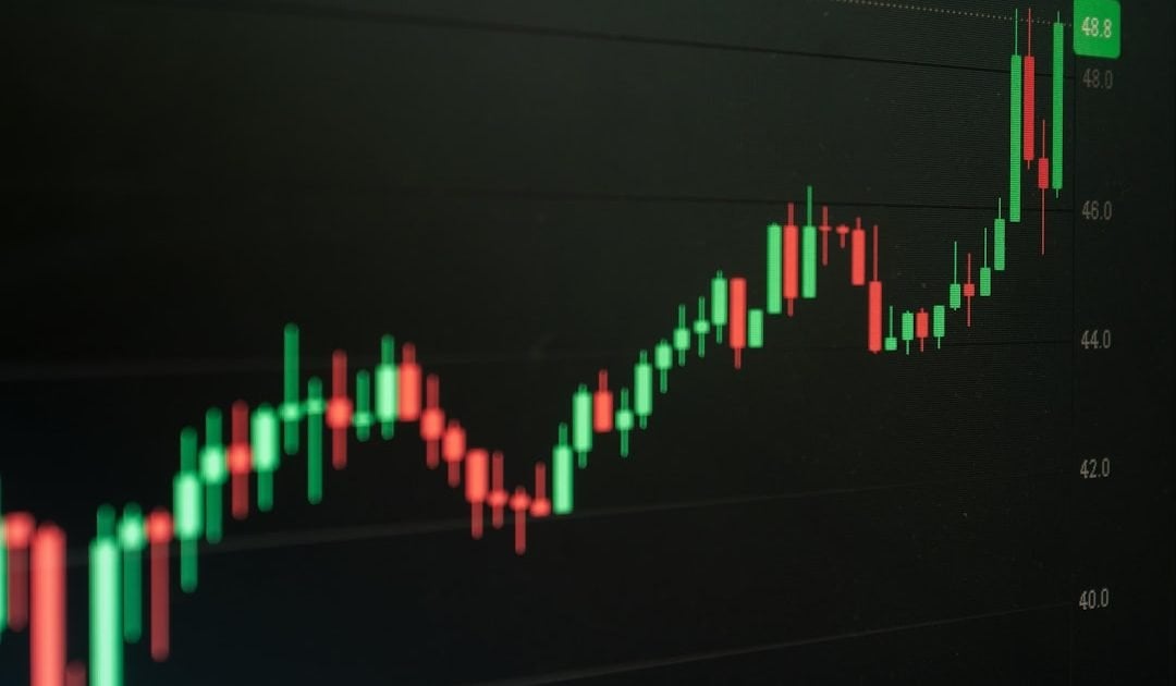 Covered Call ETF 比較｜QYLD／JEPI／JEPQ 收息機制費用率與風險解構