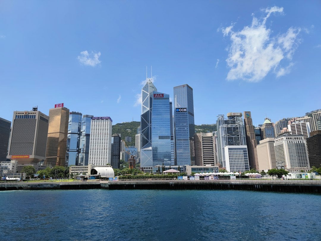 香港入息中位數 金融及保險行業收入最高