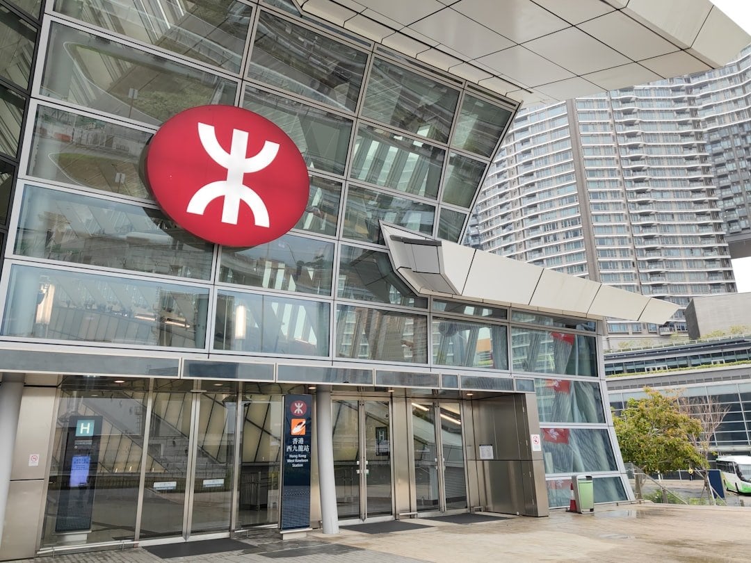 港鐵全月通抵唔抵 港鐵站入口
