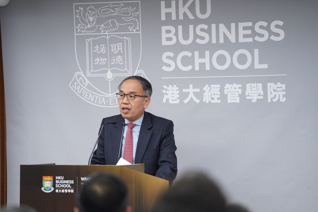 港大經管學院 財富管理學院 財經事務及庫務局局長許正宇先生(圖片來源:港大經管學院)